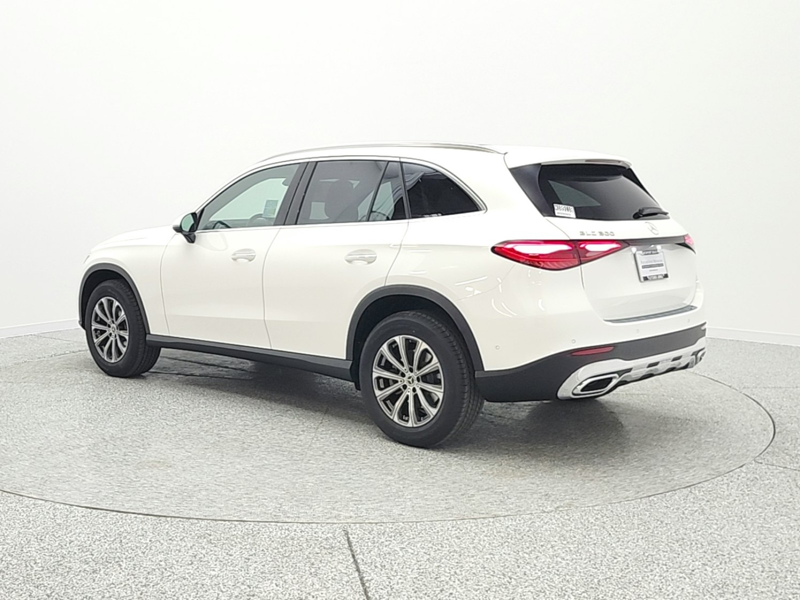 New 2026 Polar White Mercedes-Benz GLC 300 image 7
