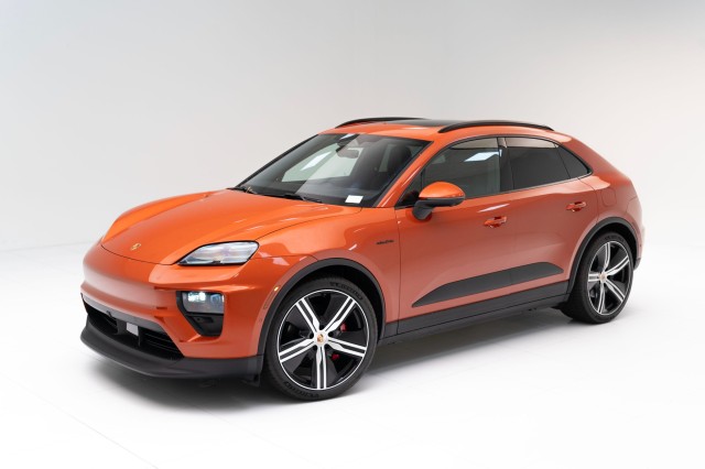 2025  Macan 4S Electric in , 