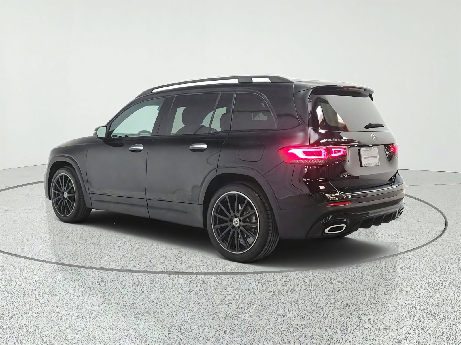 Used 2023 Night Black Mercedes-Benz GLB 250 SUV image 7