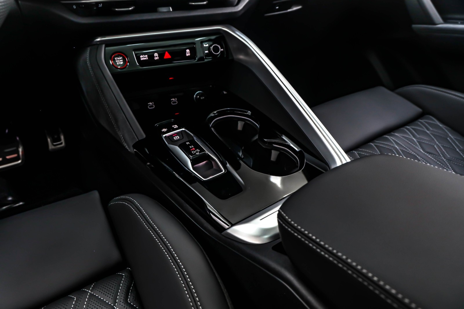 New 2025 District Green Metallic Audi Premium Plus 3.0 TFSI quattro image 6