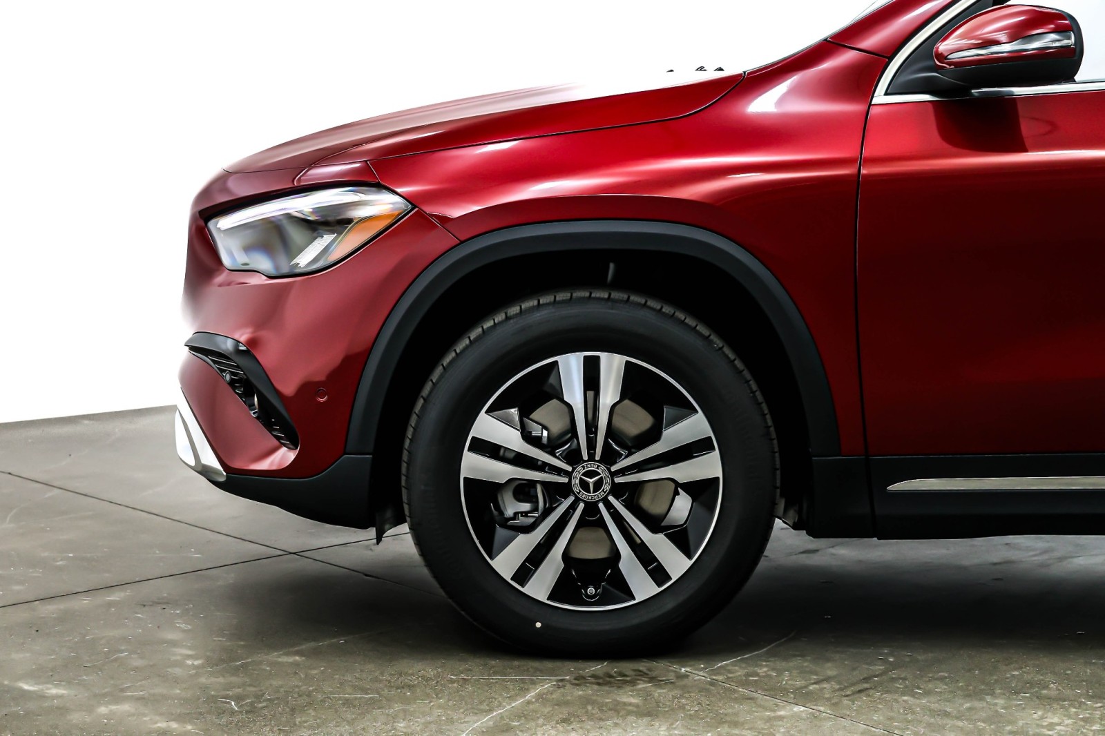 New 2026 MANUFAKTUR Patagonia Red Metallic Mercedes-Benz GLA 250 image 10