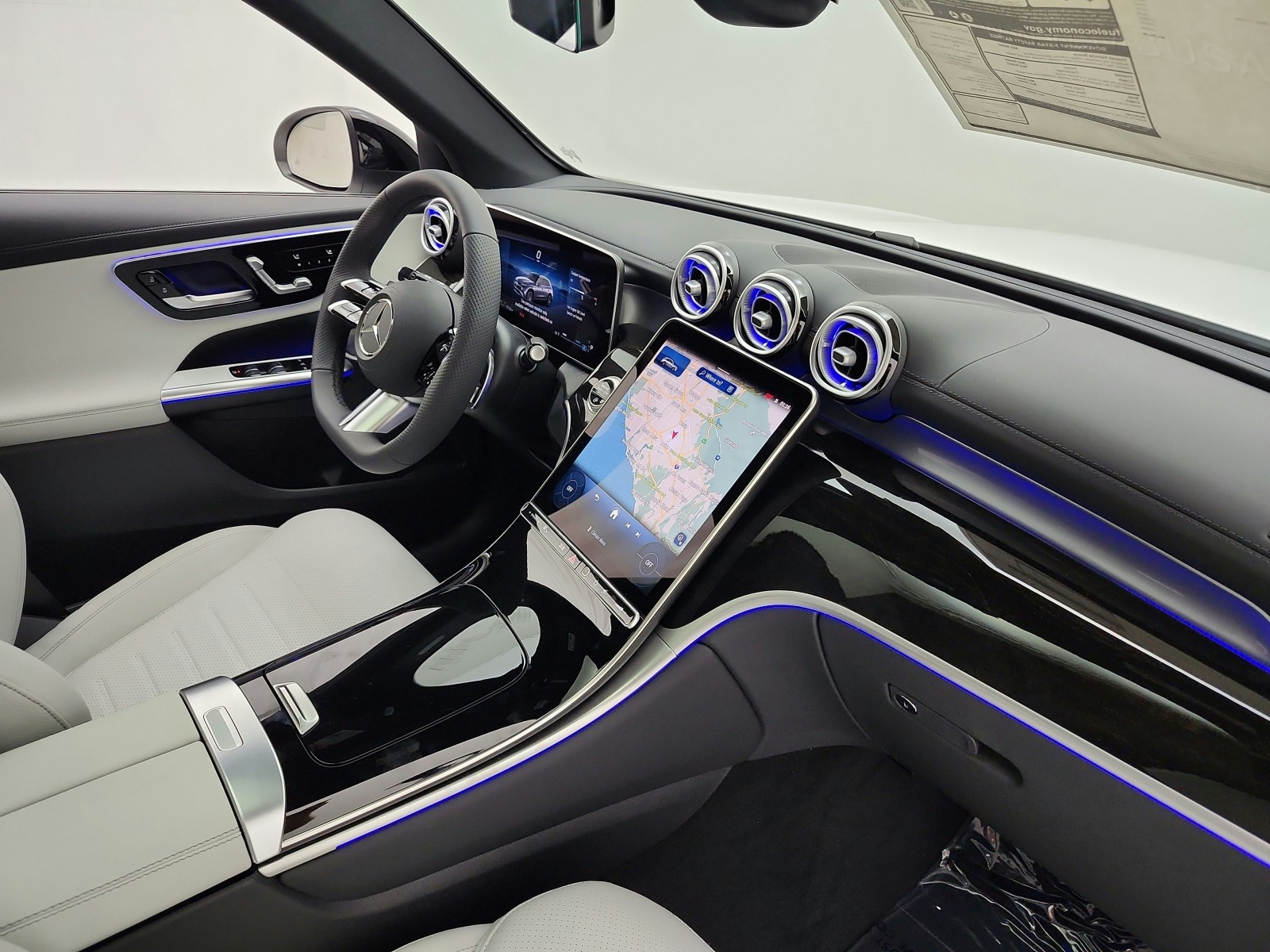 New 2027 Polar White Mercedes-Benz GLC 300 SUV image 13