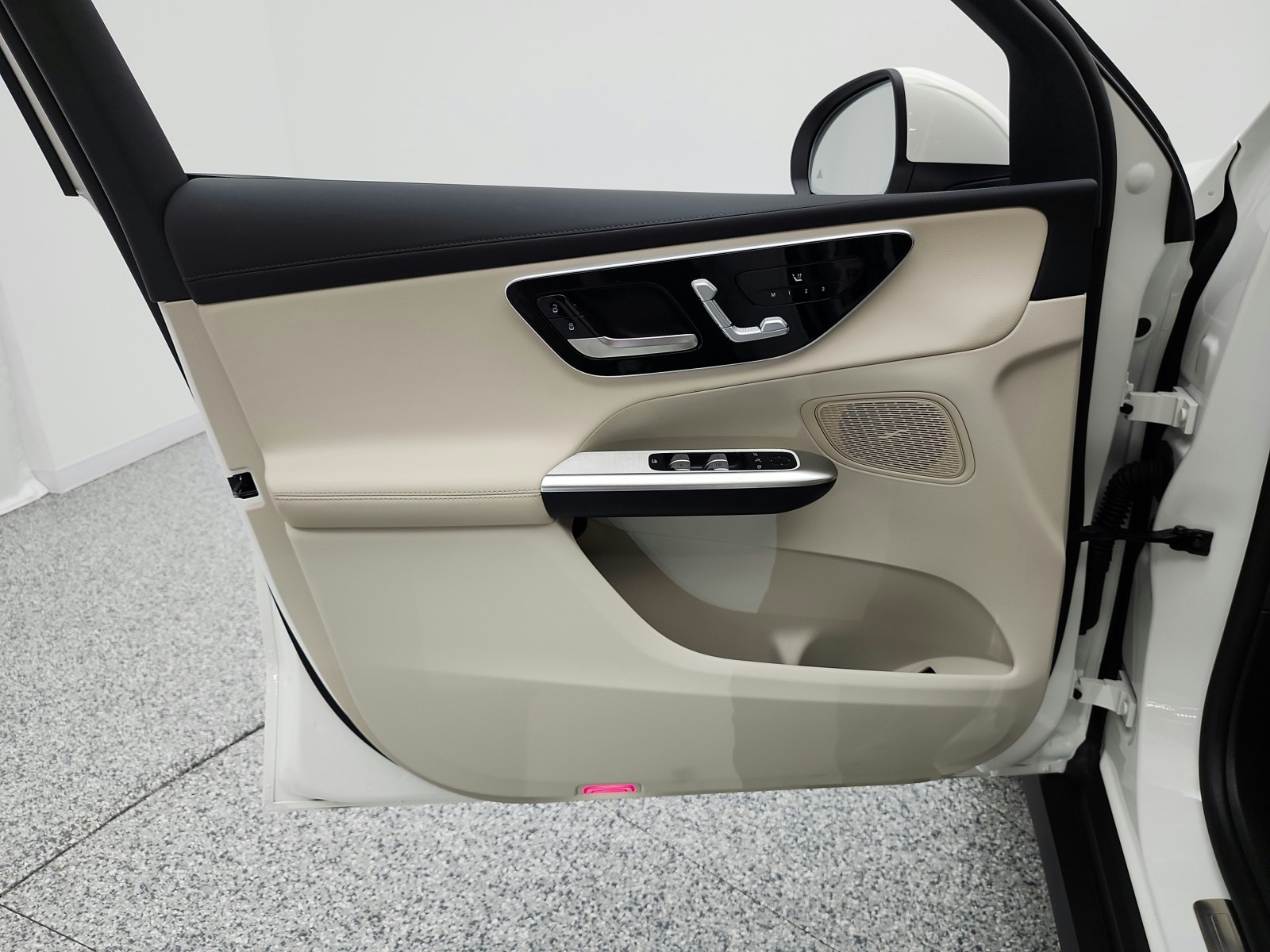 Certified Used 2024 Polar White Mercedes-Benz GLC 300 4MATIC® SUV image 12