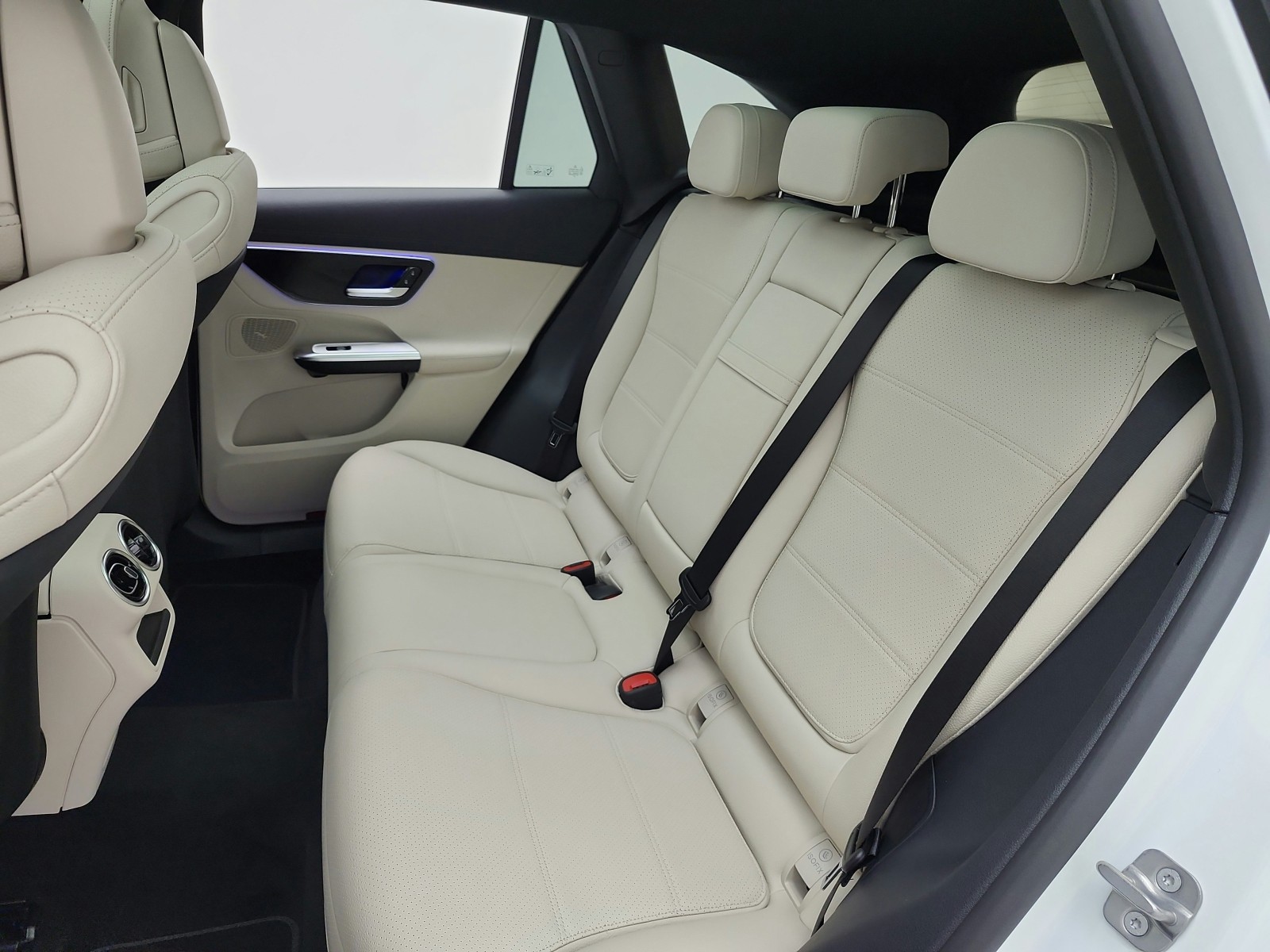 New 2027 Polar White Mercedes-Benz GLC 300 SUV image 11