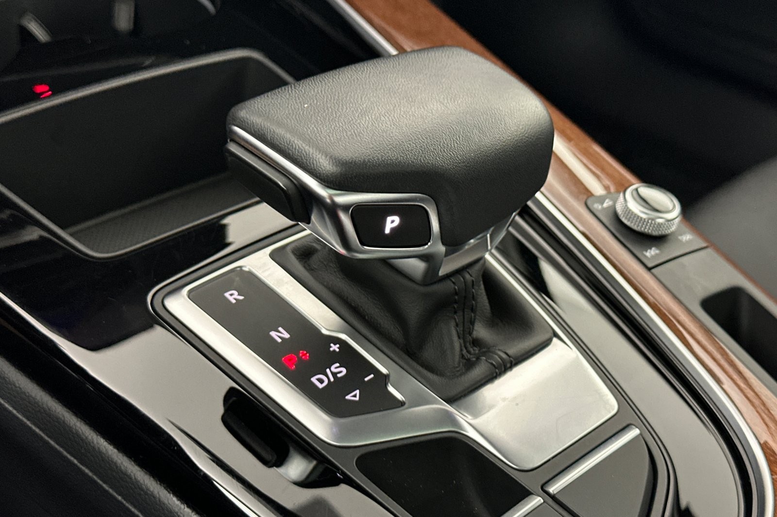 Used 2023 Brilliant Black Audi Premium 40 TFSI quattro image 19