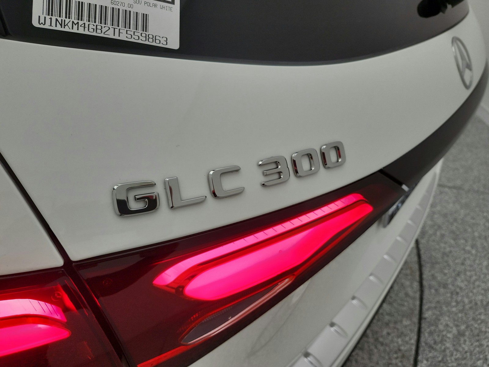 New 2026 Polar White Mercedes-Benz GLC 300 image 17