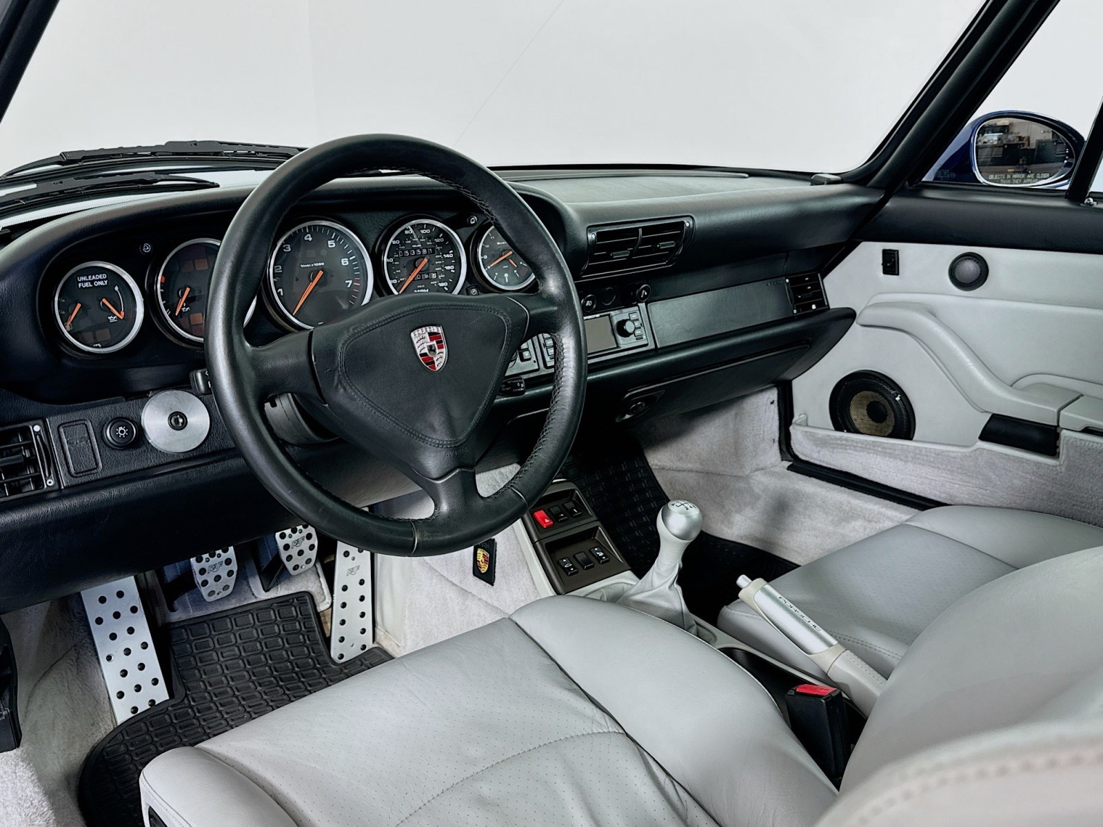 1996 Porsche 911 Carrera 4  34