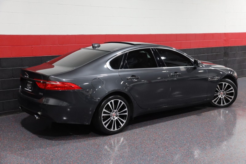 2016 Jaguar XF 35t Prestige AWD 4dr Sedan in , 