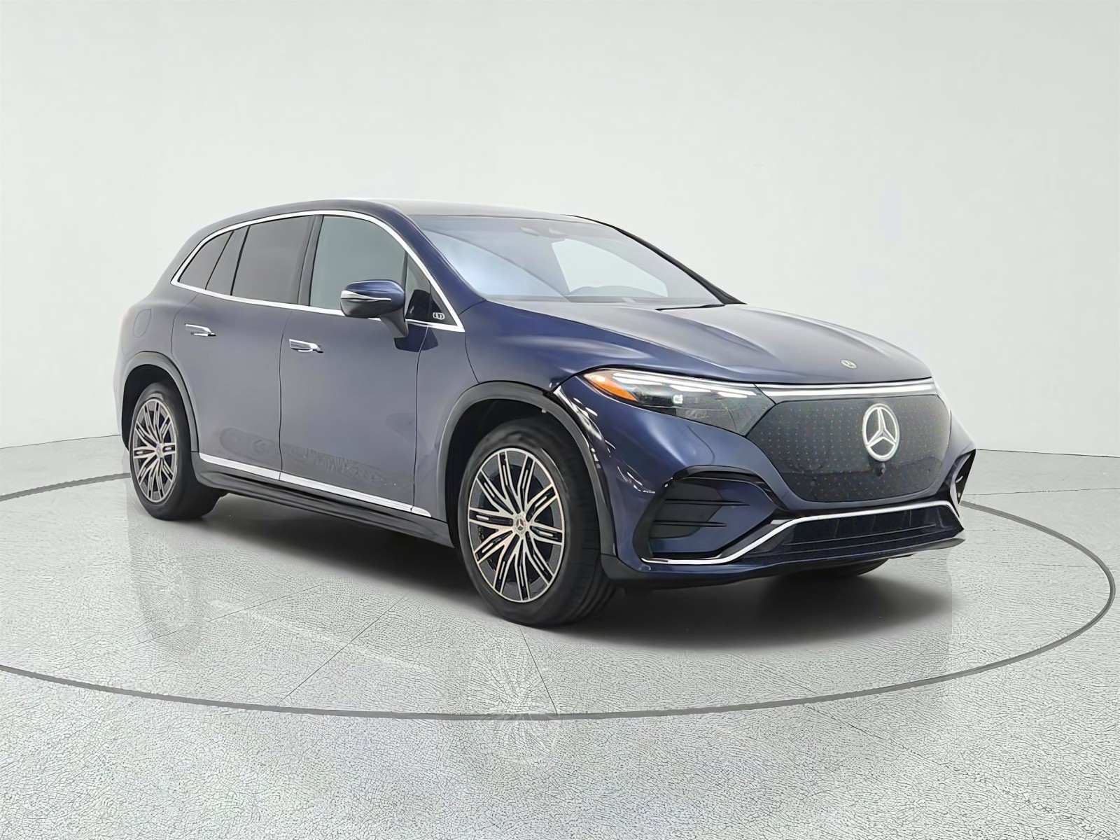 Used 2023 Twilight Blue Metallic Mercedes-Benz EQS 580 4MATIC® SUV image 3