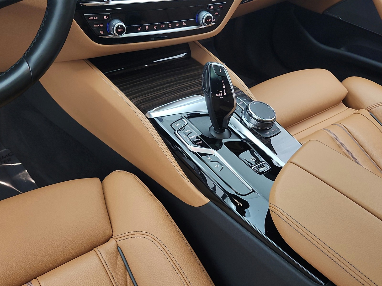 Used 2023 Alpine White BMW M550i xDrive Sedan image 13