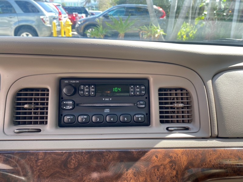 2005 Mercury Grand Marquis GS LOW MILES 49,348 in , 