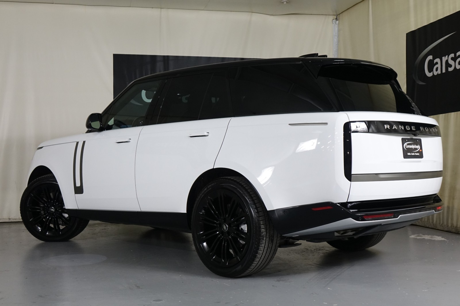 2024 Land Rover Range Rover SE 32