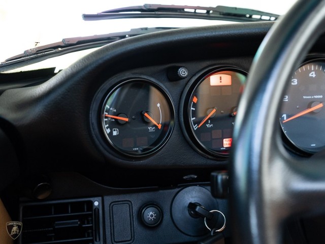 Porsche 911 Carrera