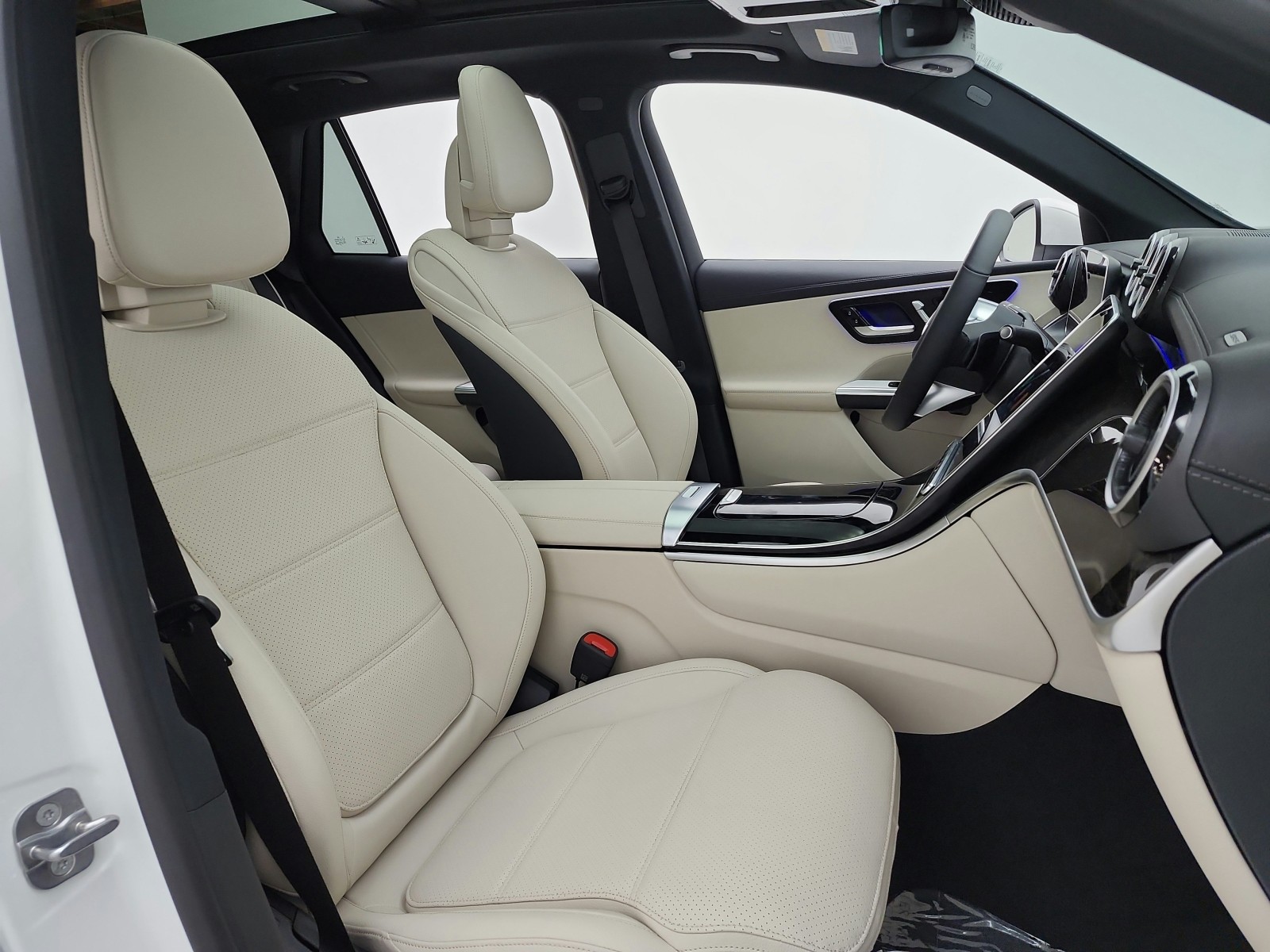 New 2027 Polar White Mercedes-Benz GLC 300 SUV image 14