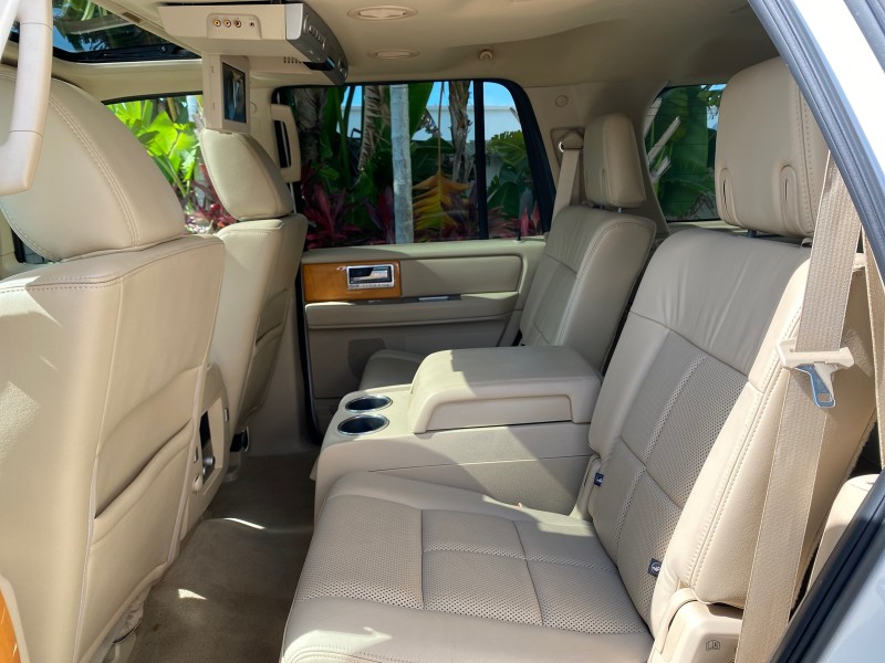 2010 Lincoln Navigator 4WD SUNROOF LOW MILES 31,209 in , 