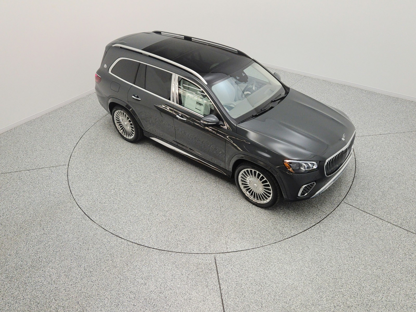 New 2026 MANUFAKTUR Signature Silicon Grey Mercedes-Benz Maybach GLS 600 4MATIC® SUV image 11
