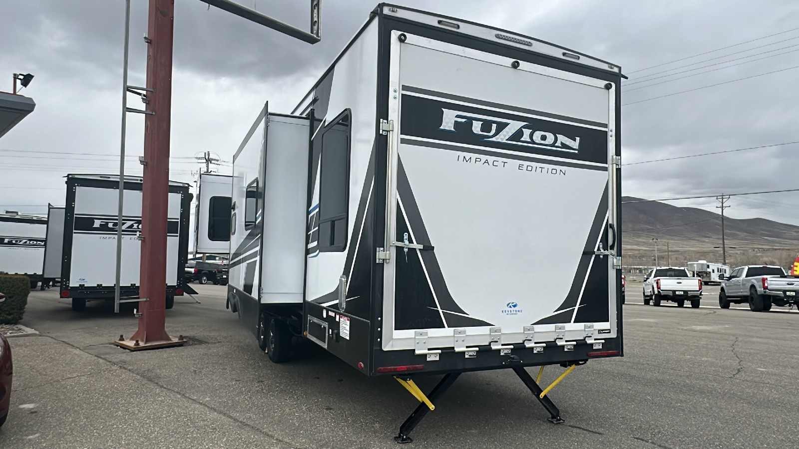 2024 Keystone Impact 32V - Travel Trailer  7