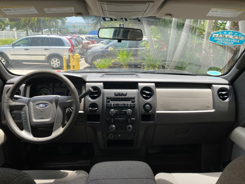 2010 Ford F-150 4 DR CREW XL LOW MILES 34,625 in , 