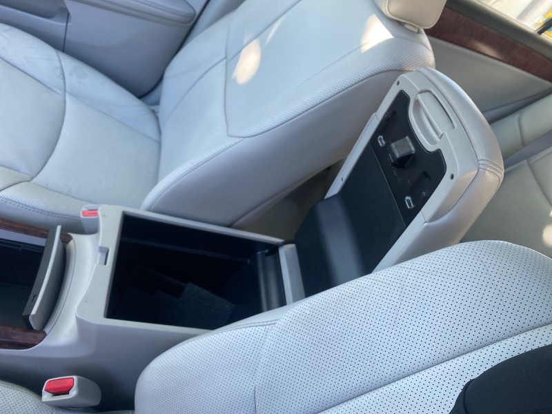 2011 Toyota Avalon Limited LOW MILES 80,879 in ,