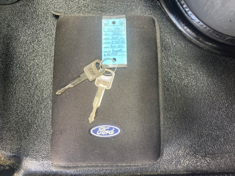 2006 Ford Econoline Wagon XLT 8 PASS LOW MILES 56328 in ,