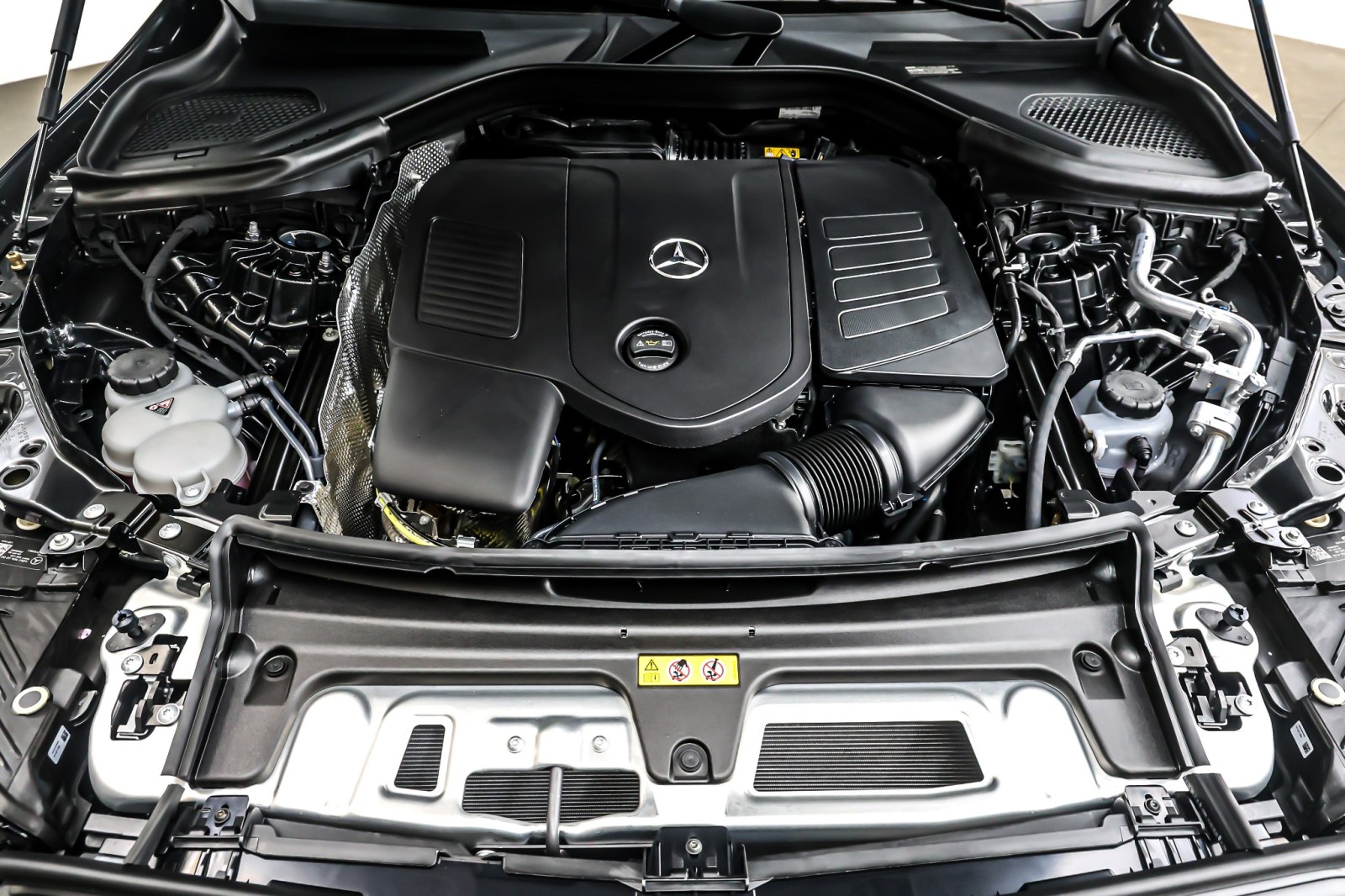 New 2026 Graphite Grey Metallic Mercedes-Benz GLC 300 image 11