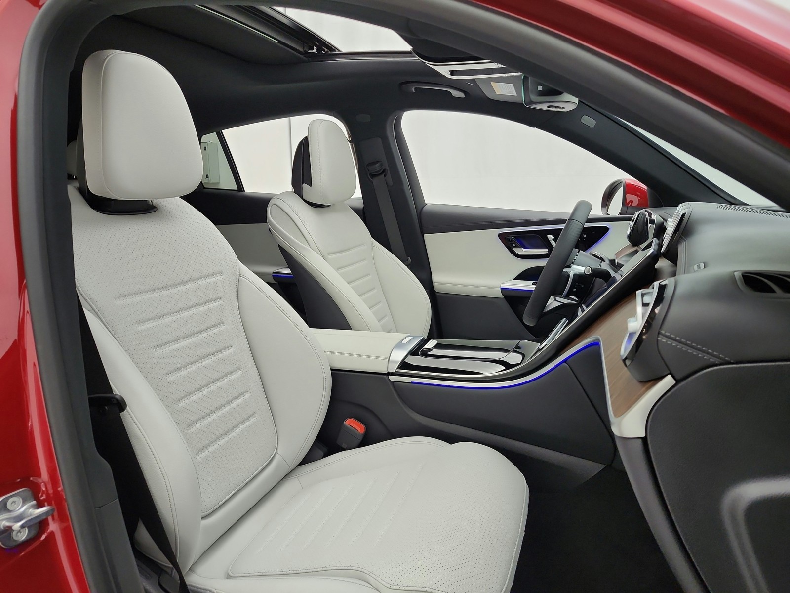 New 2026 MANUFAKTUR Patagonia Red Metallic Mercedes-Benz GLC 300 4MATIC® Coupe image 15