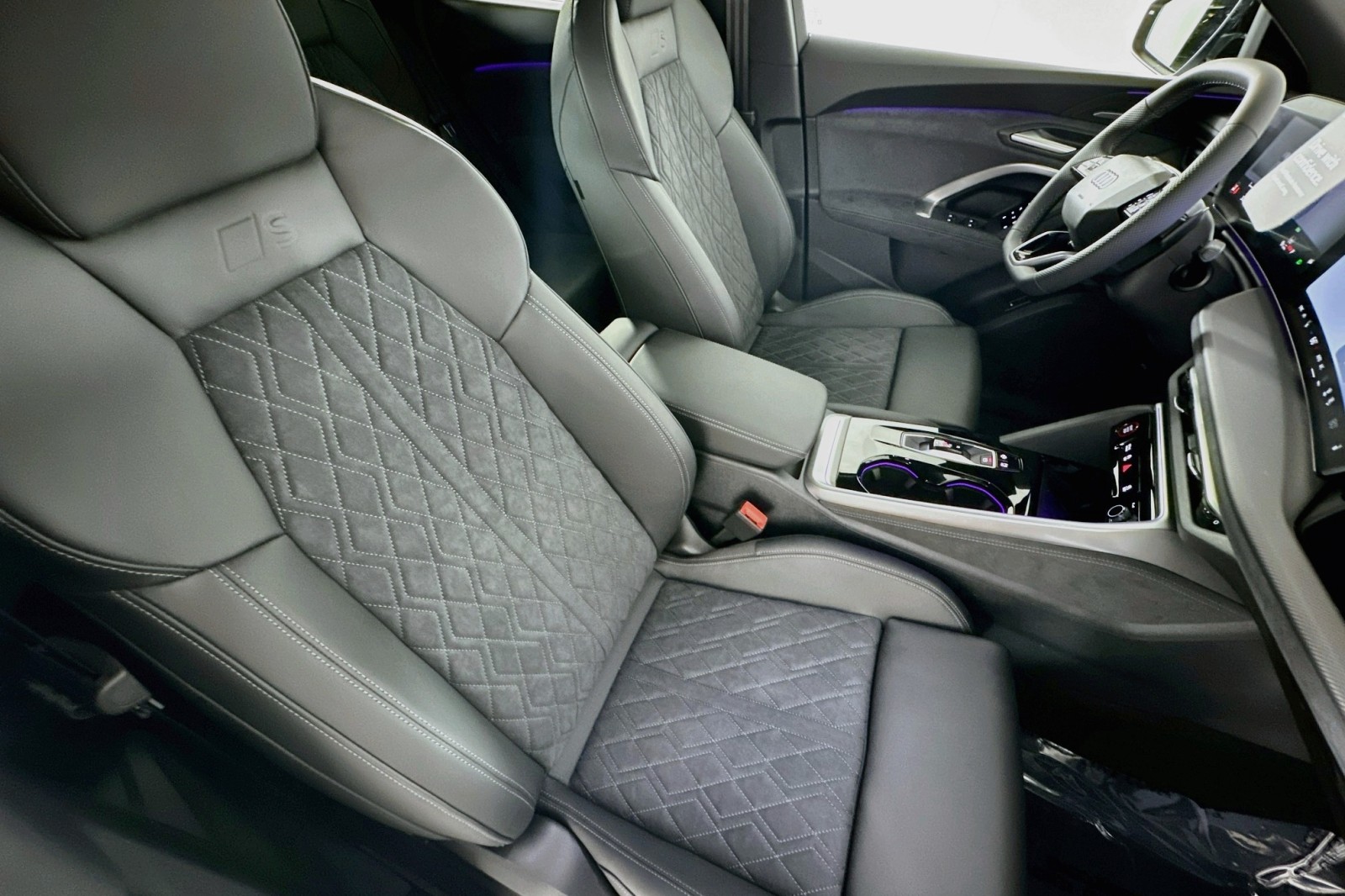 New 2026 Glacier White Metallic Audi Premium Plus image 8