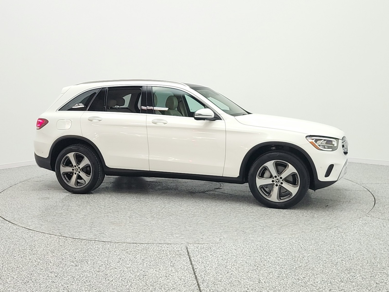 Used 2022 Polar White Mercedes-Benz GLC 300 SUV image 4