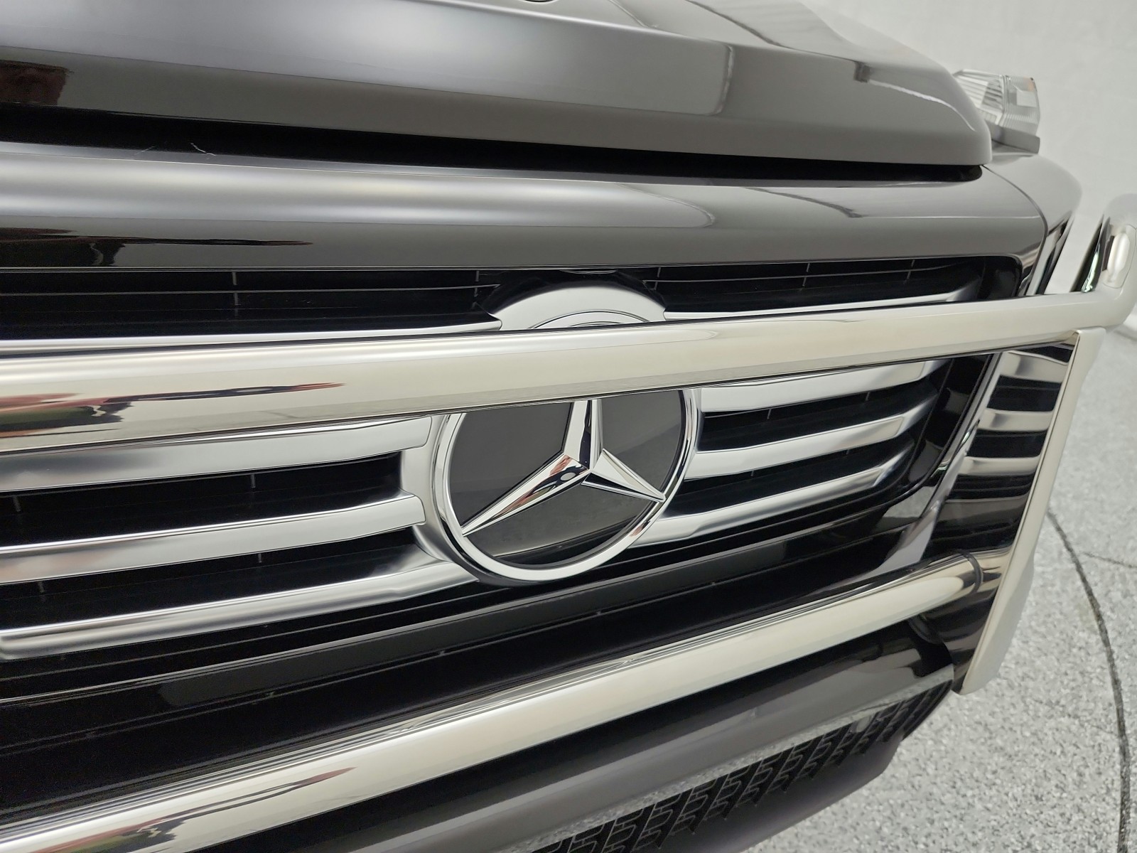 Used 2025 Obsidian Black Metallic Mercedes-Benz G 550 SUV image 25