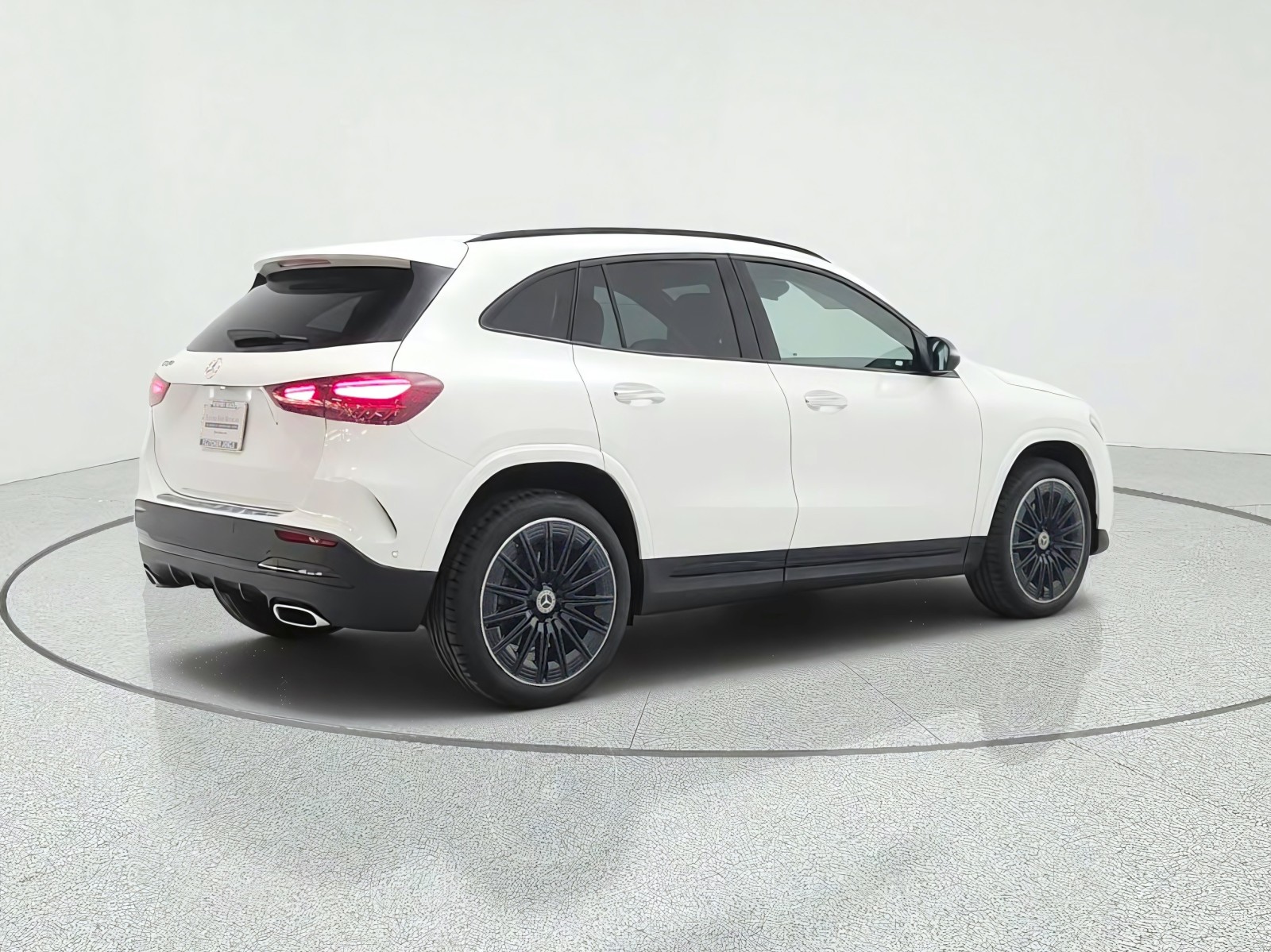 New 2026 Polar White Mercedes-Benz GLA 250 SUV image 5