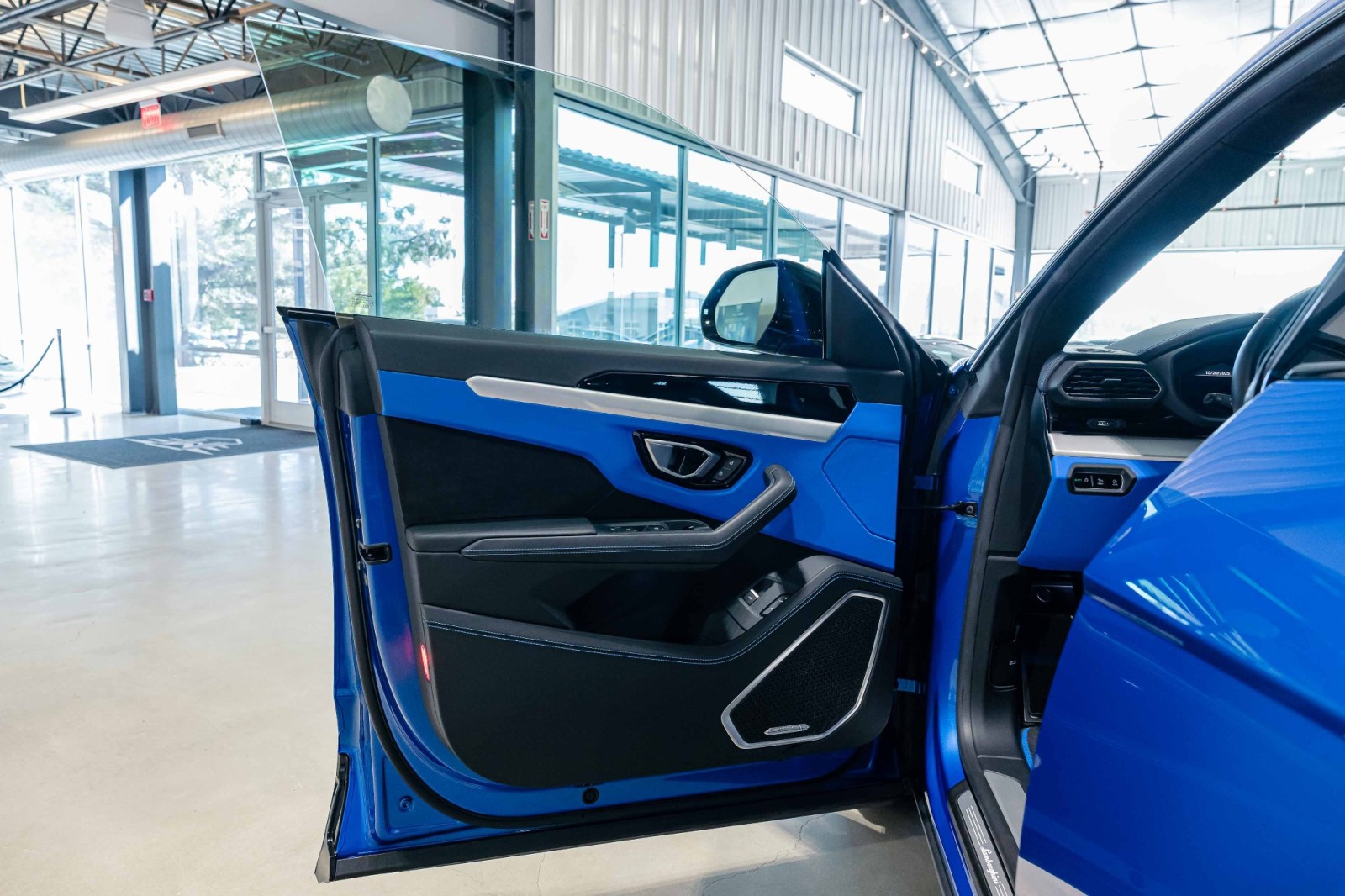 Used Car 2023 Lamborghini Urus  S For Sale Under $250,000 In Boerne, Texas