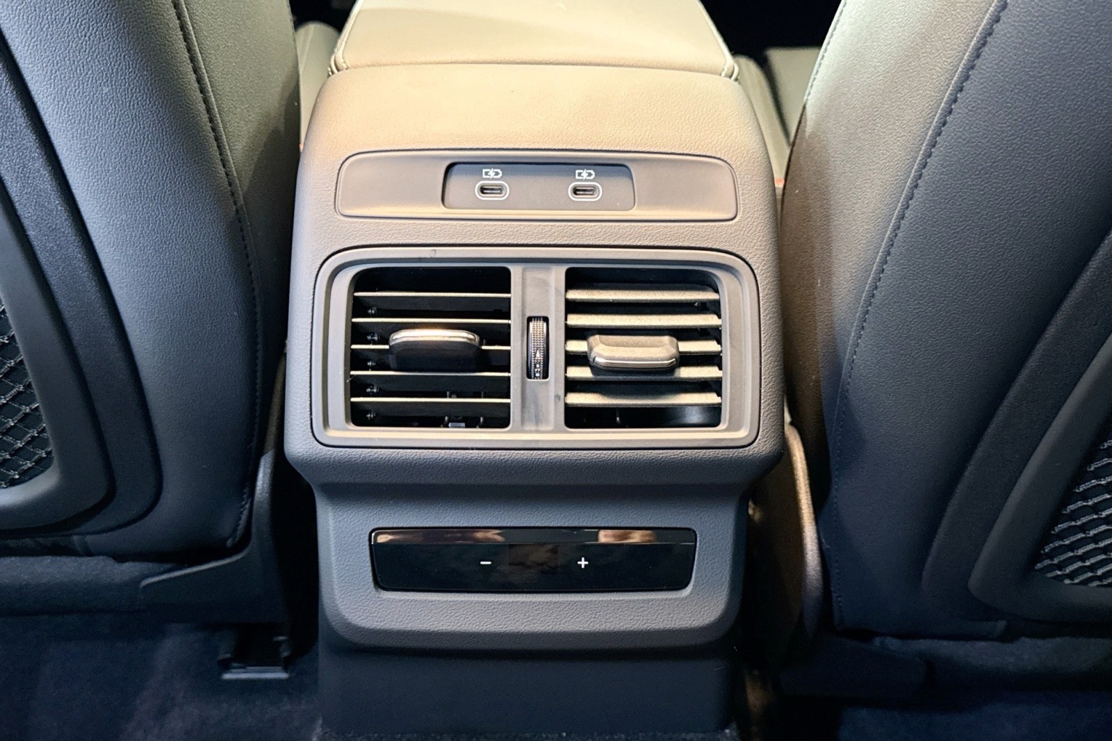 New 2025 Mythos Black Metallic Audi Premium Plus 2.0 TFSI quattro image 23