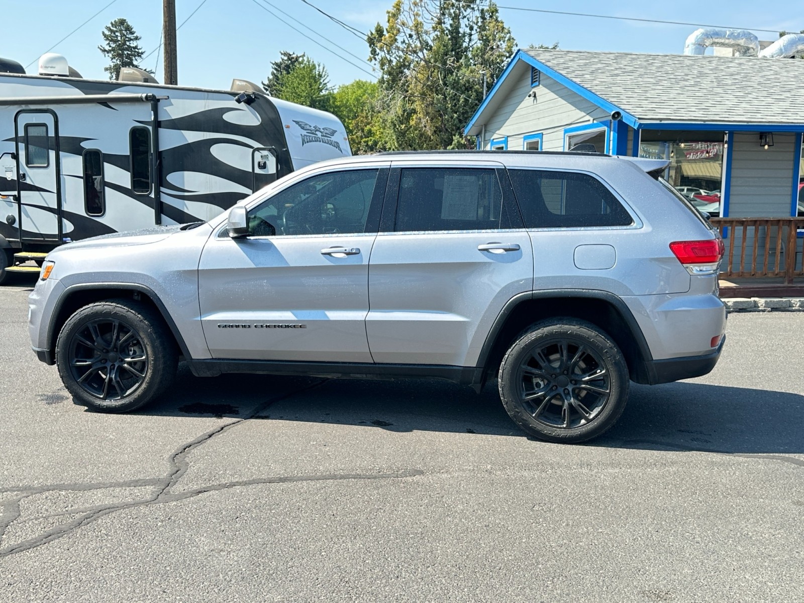 2017 Jeep Grand Cherokee Laredo 9