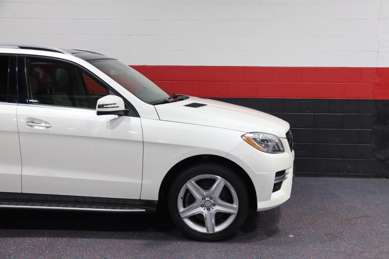 2014 Mercedes-Benz ML550 AMG Sport 4-Matic 4dr Suv in , 