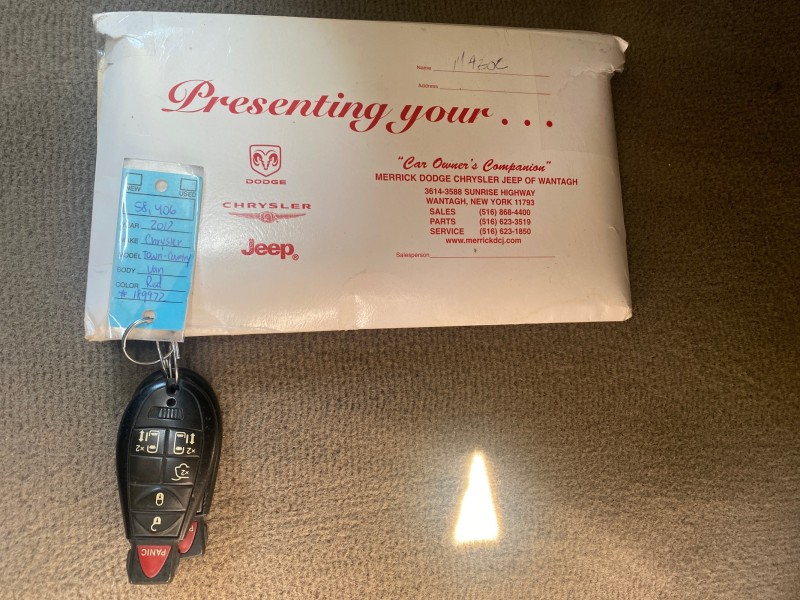 2012 Chrysler Town & Country 1 OWNER LOW MILES 58.411 in , 