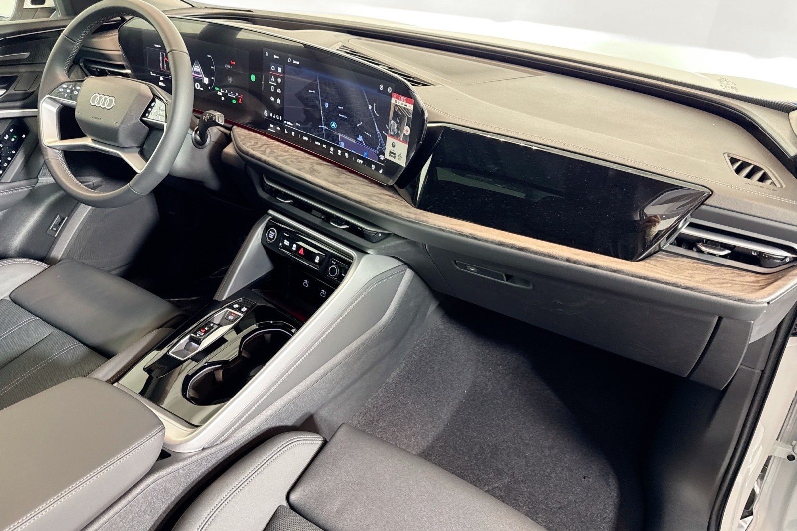New 2025 Glacier White Metallic Audi Premium Plus 2.0 TFSI quattro image 26