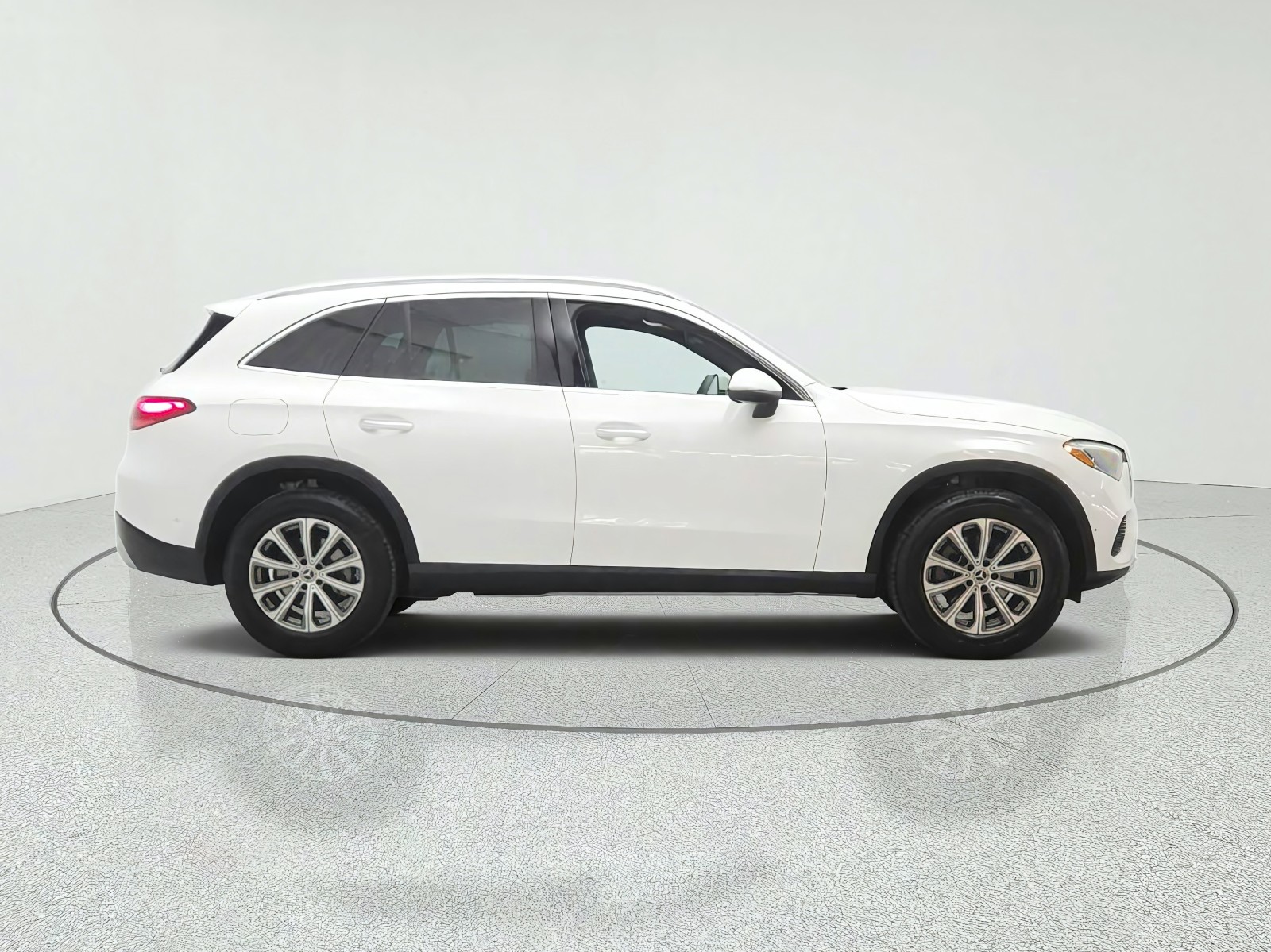 Certified Used 2026 Polar White Mercedes-Benz GLC 300 SUV image 4
