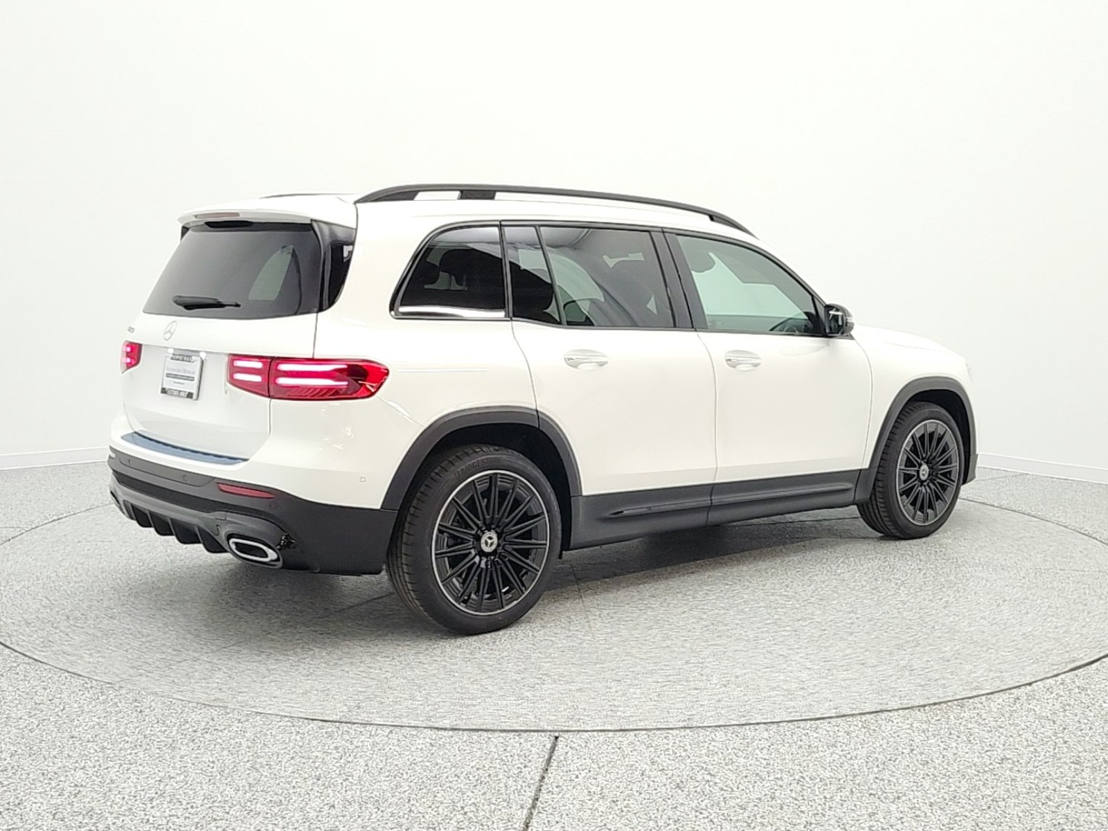 New 2026 Polar White Mercedes-Benz GLB 250 SUV image 5