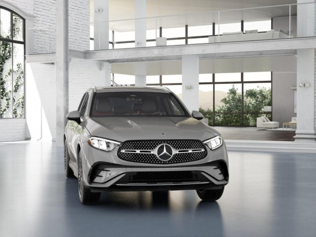 2025 Mercedes-Benz GLC GLC 300 8