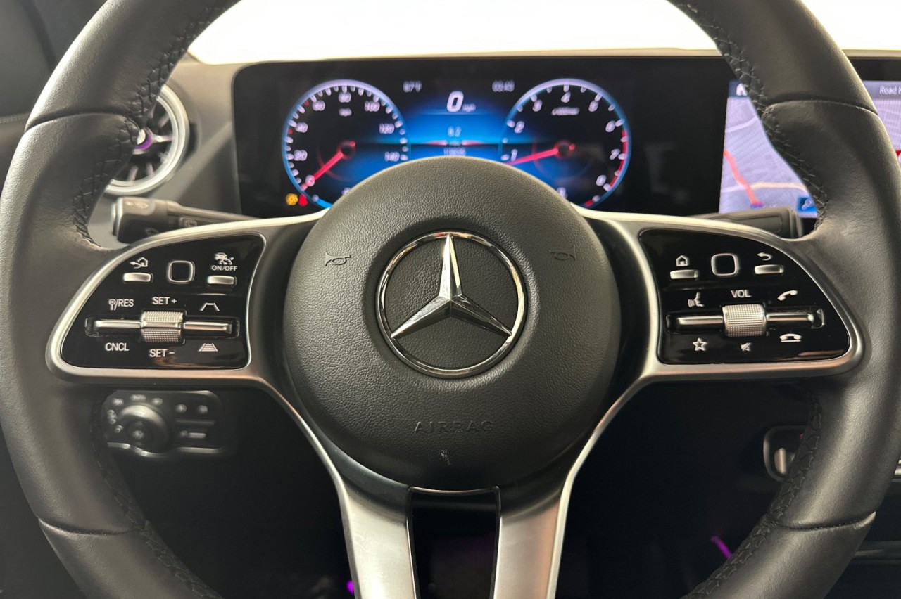 Used 2023 Polar White Mercedes-Benz GLA 250 image 23
