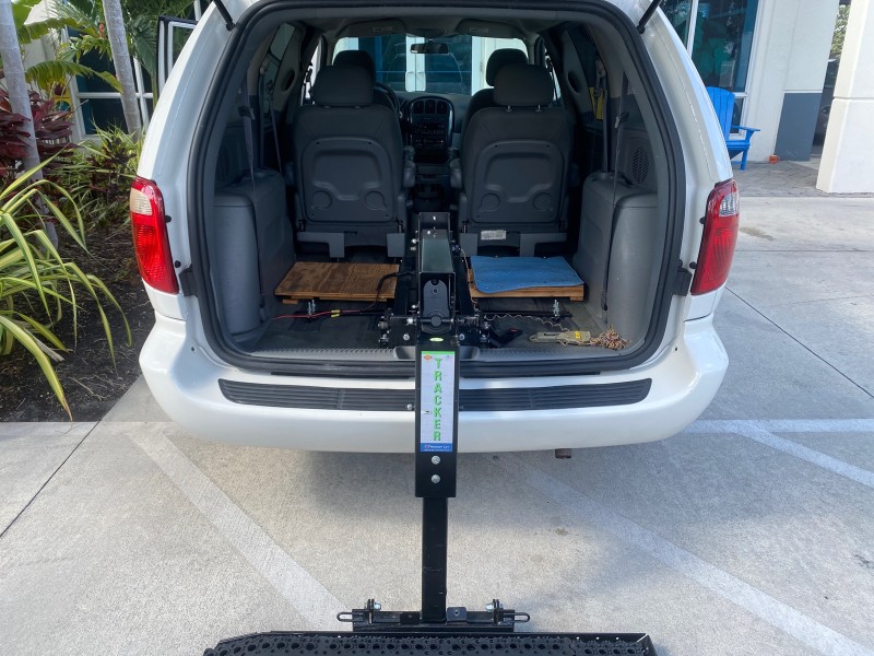 2006 Dodge Caravan SXT LOW MILES 28,367 1 OWNER HANDICAP LIFT in , 