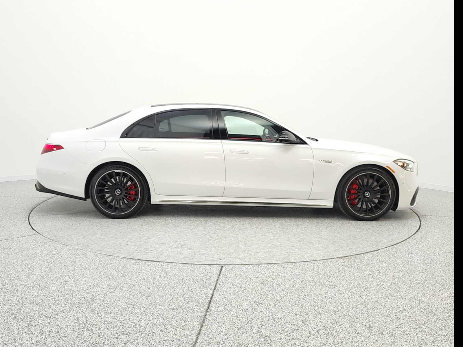 Certified Used 2025 MANUFAKTUR Moonlight White Metallic Mercedes-Benz AMG® S 63 E 4MATIC Sedan image 4