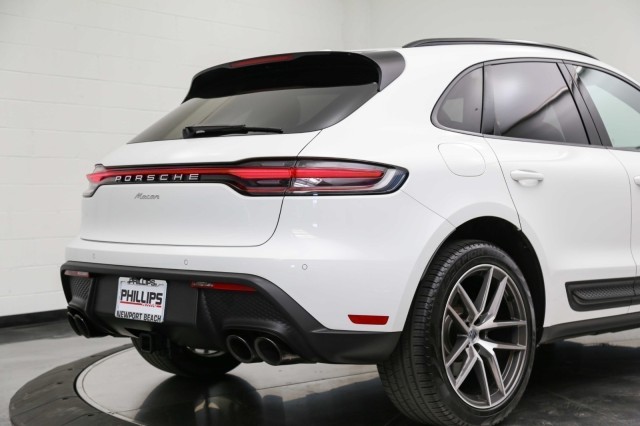 2023 Porsche Macan  12