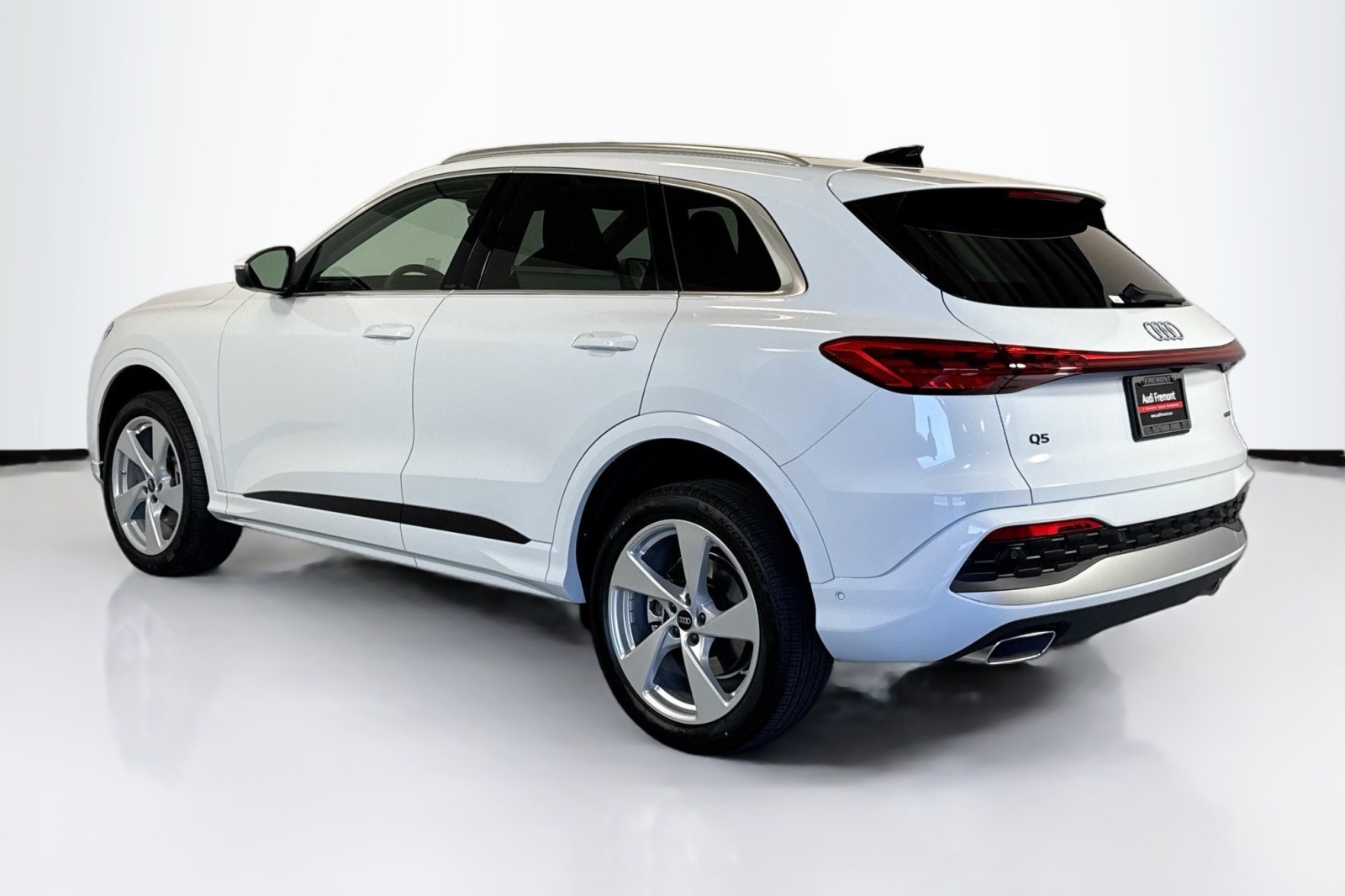 New 2025 Glacier White Metallic Audi Premium Plus 2.0 TFSI quattro image 7