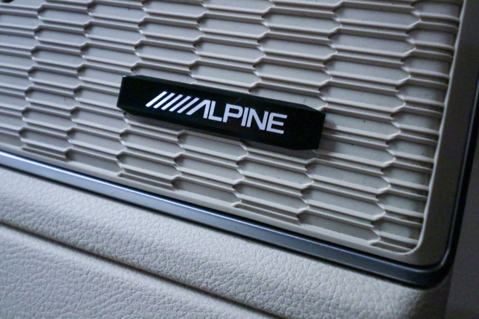 Used Car 2021 Jeep Grand Cherokee L  Limited For Sale Under $30,000 In Austin, Texas