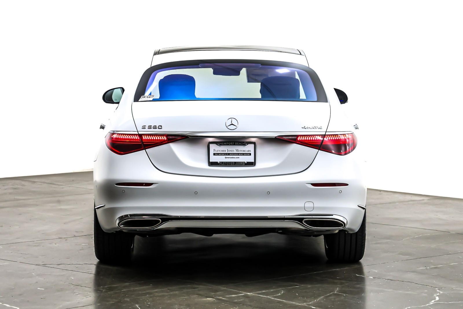 New 2025 MANUFAKTUR Moonlight White Magno Mercedes-Benz S 580 image 3