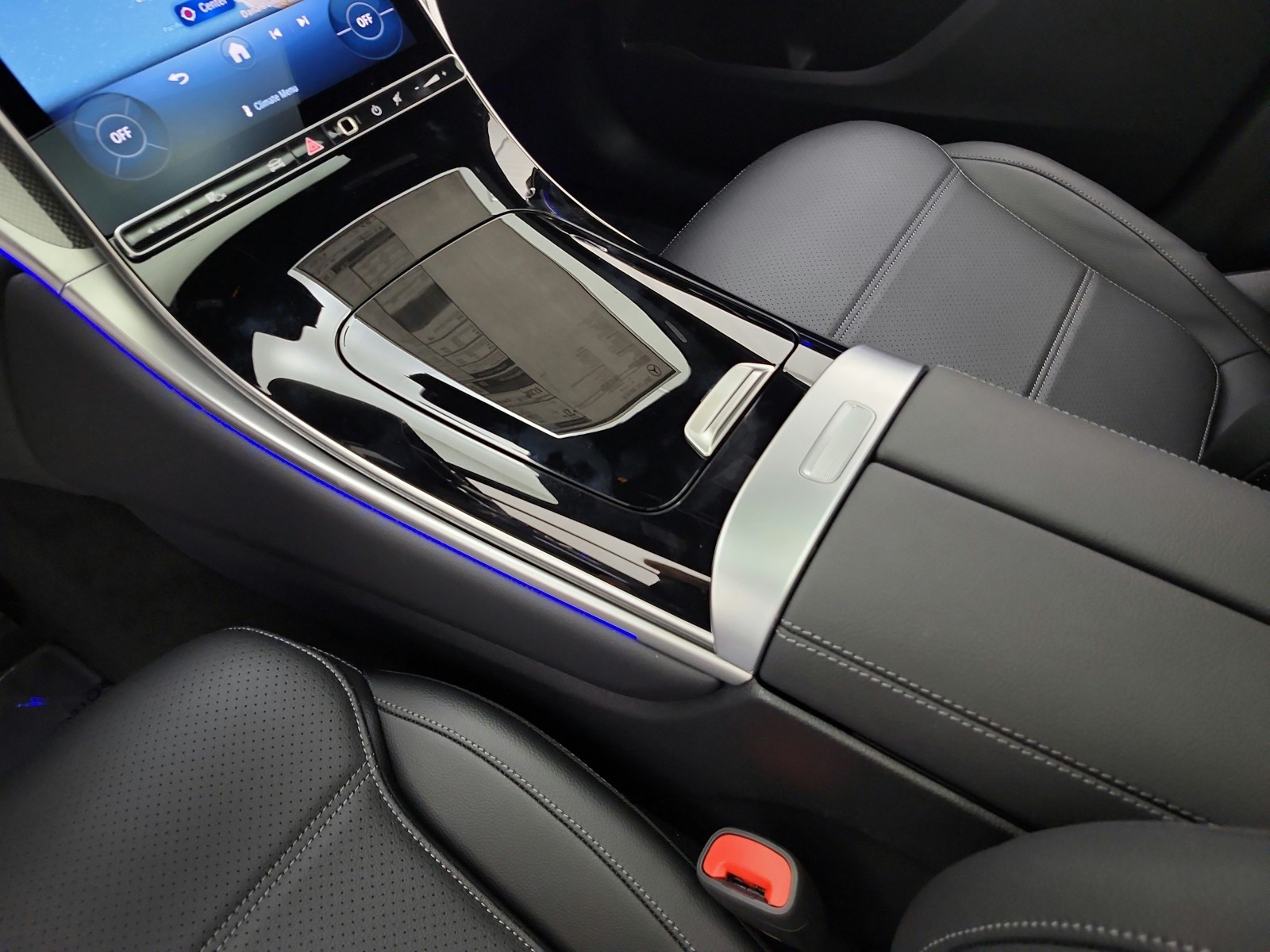 New 2027 Graphite Grey Metallic Mercedes-Benz GLC 300 SUV image 10