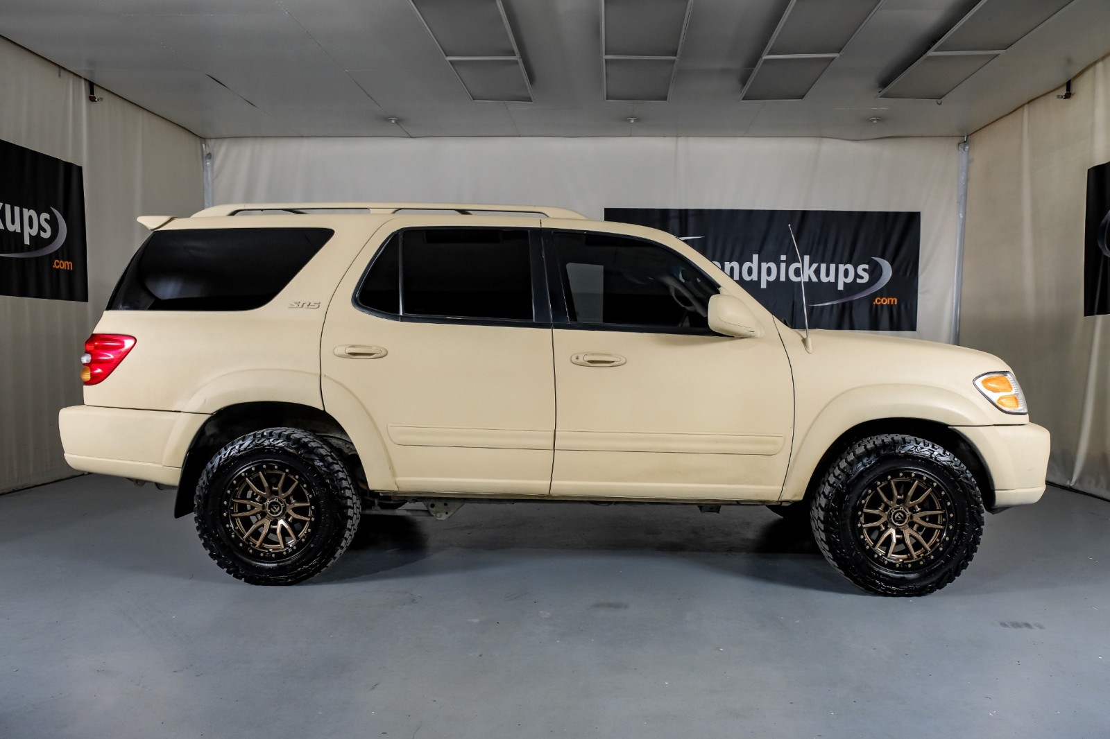 2004 Toyota Sequoia SR5 5