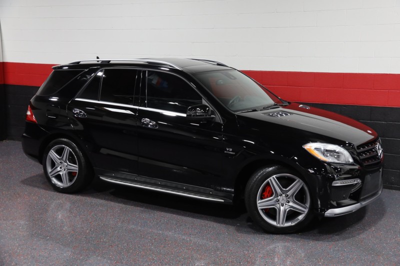 2014 Mercedes-Benz ML63 AMG Designo w/Performance Package 4-Matic 4dr Suv in , 