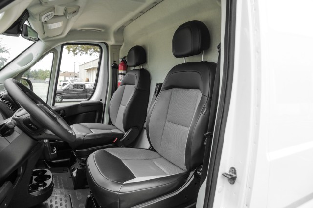 2022 Ram ProMaster Cargo Van  3